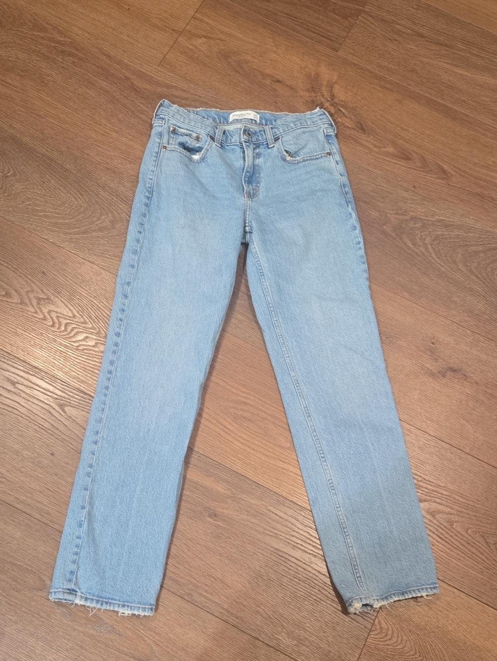 ABERCROMBIE & FITCH THE 90s SRRAIGHT MID RISE. SIZE 27.. #8212